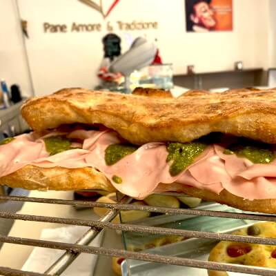 Pane Amore e tradizione Senago - focaccia zola mortadella pistacchio