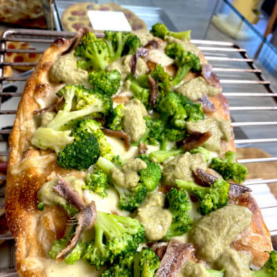 Pane Amore e Tradizione Senago - focaccia con broccoli e acciughe - 400x400