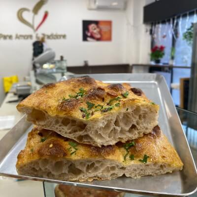 Pane Amore e Tradizione - Senago - focaccia aglio oglio peperoncino e prezzemolo